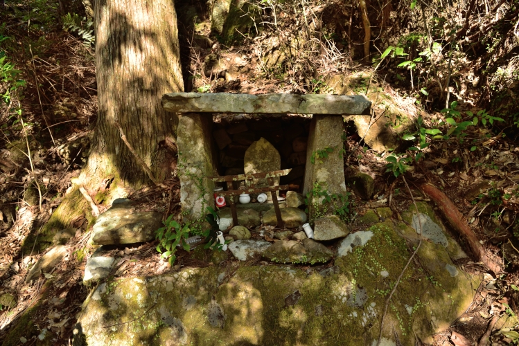 皆瀬川馬頭観音像